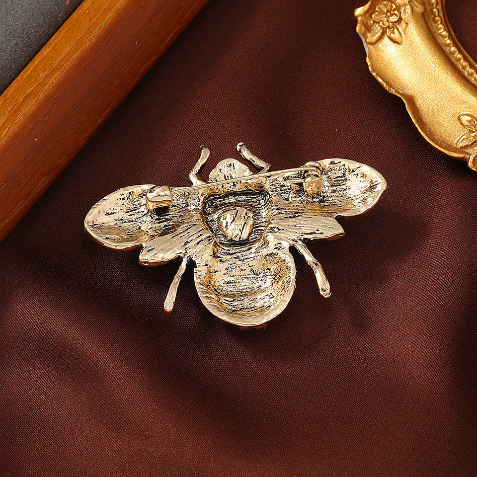 Bee Rhinestone Brooch PA4648