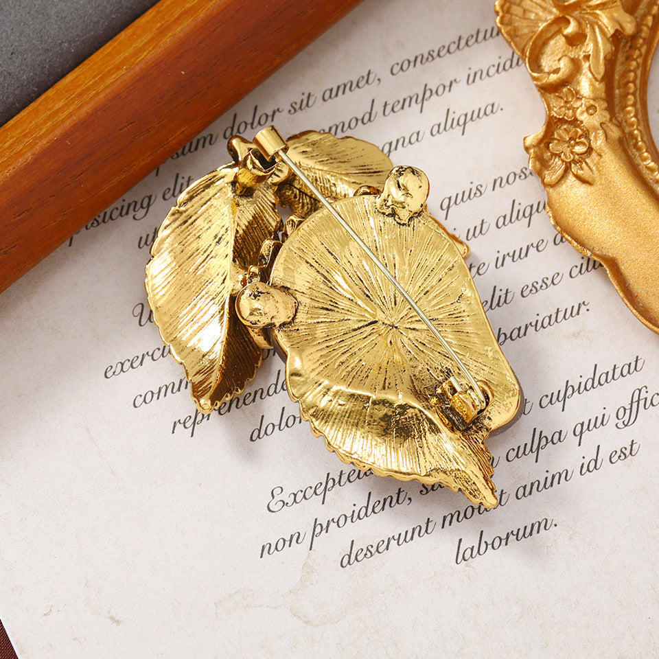 Strawberry Alloy Brooch PA4713