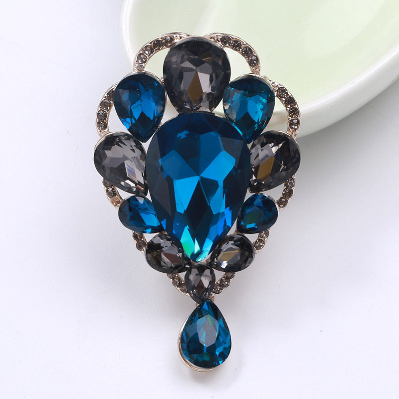 Teardrop Rhinestone Brooch PA4777