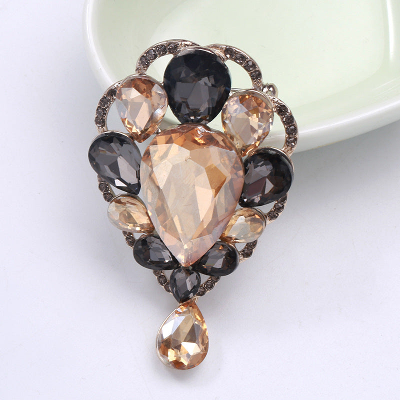Teardrop Rhinestone Brooch PA4777