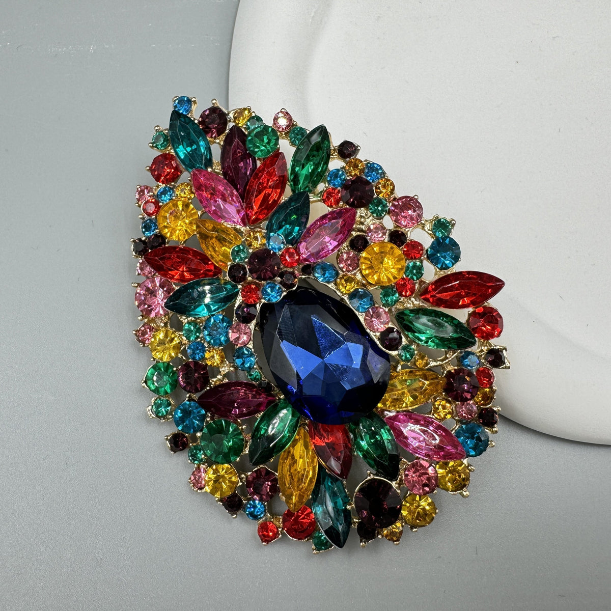 Teardrop Rhinestone Brooch PA4939