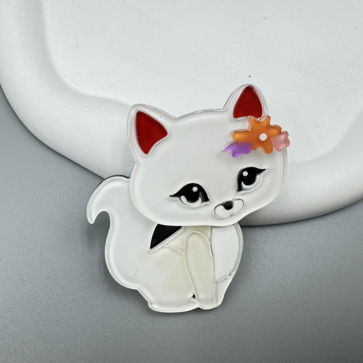 Cartoon Cat Acrylic Brooch PA5023