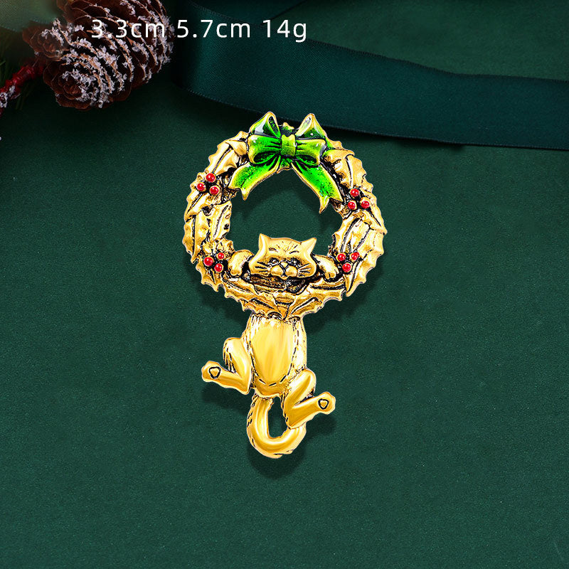 Hanging Cat On Christmas Wreath Brooch PA5251 - view 3