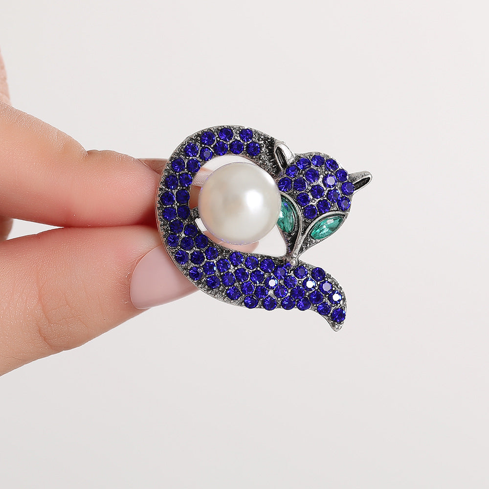Rhinestone Crystal Pearl Fox Brooch PA5367