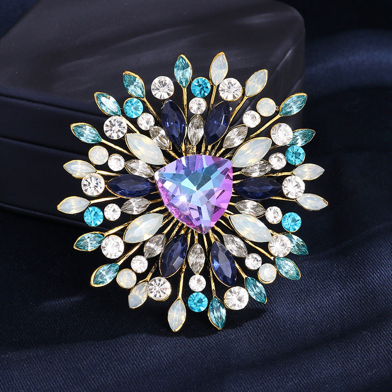 Vintage Style Large Crystal Brooch PA5571 - view 3