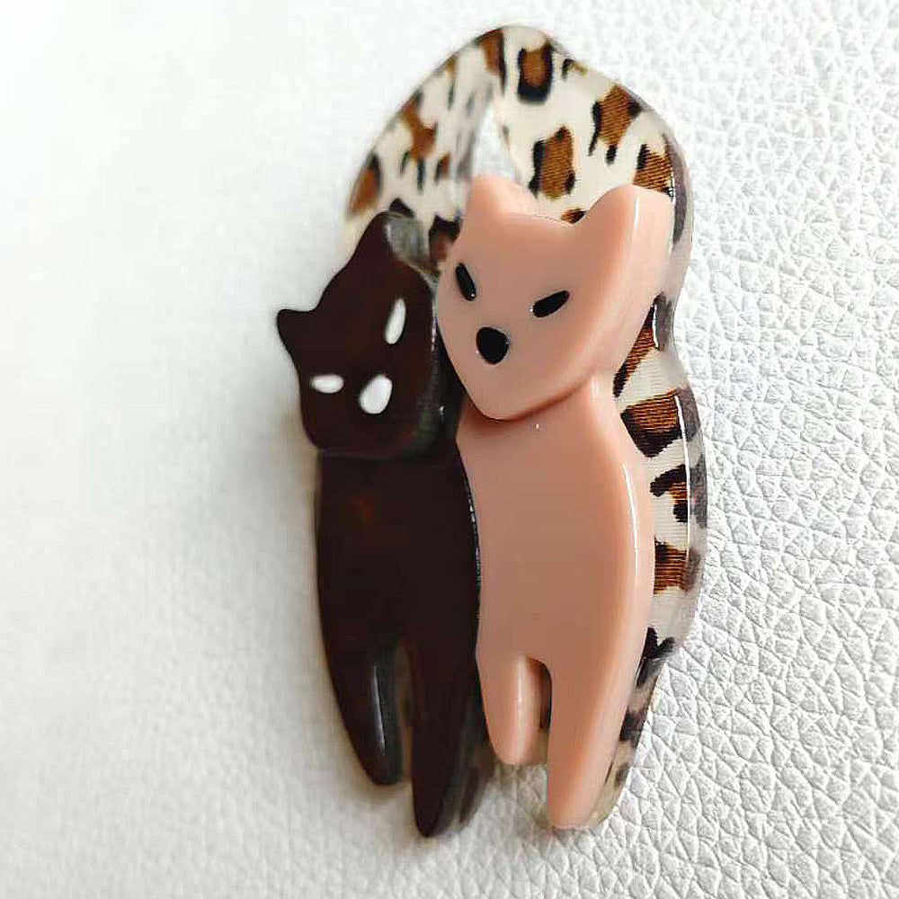 Two Foxes Acrylic Brooch PA5743