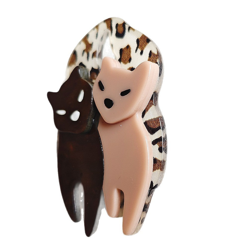 Two Foxes Acrylic Brooch PA5743