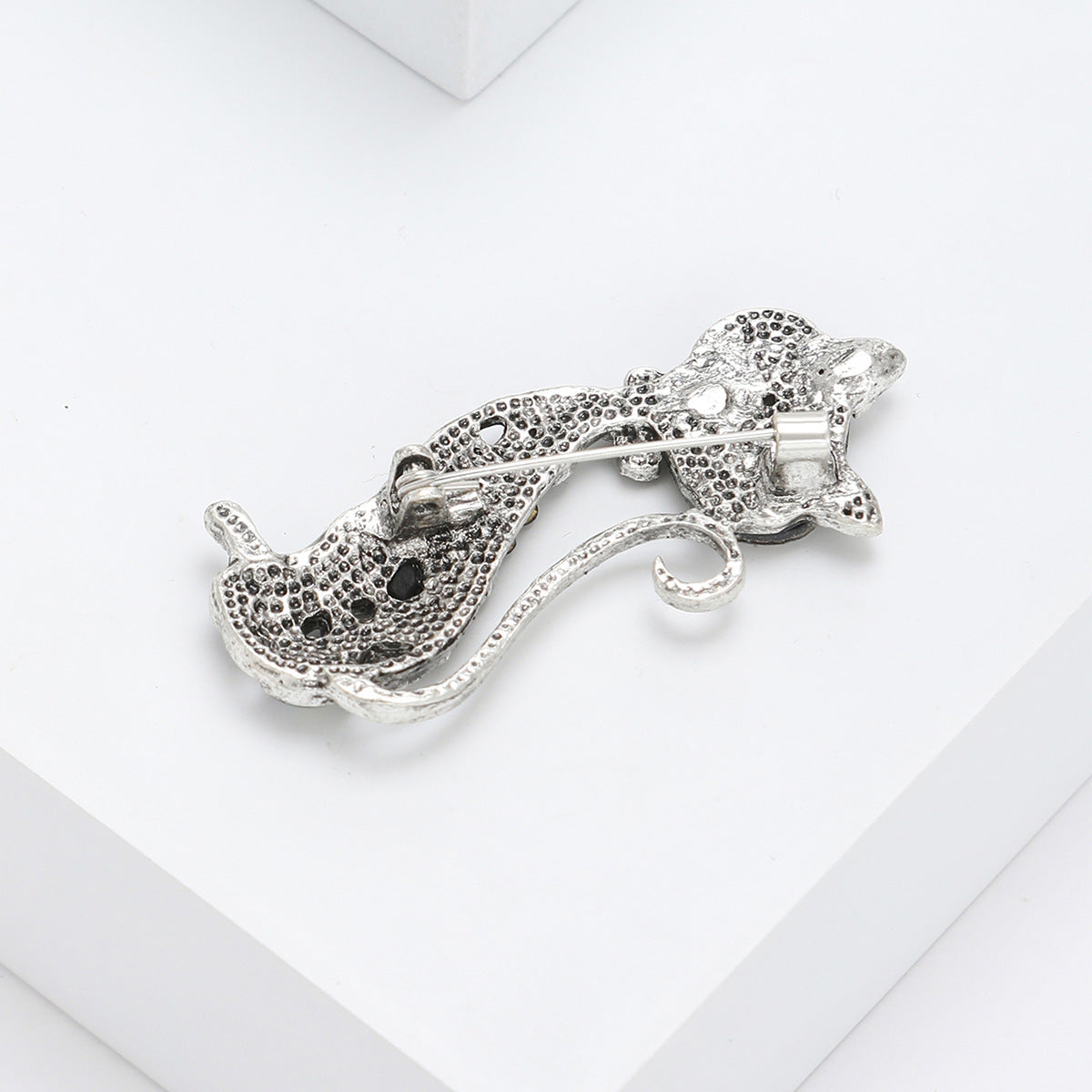 Bow Tie Cat Alloy Rhinestone Brooch PA5766