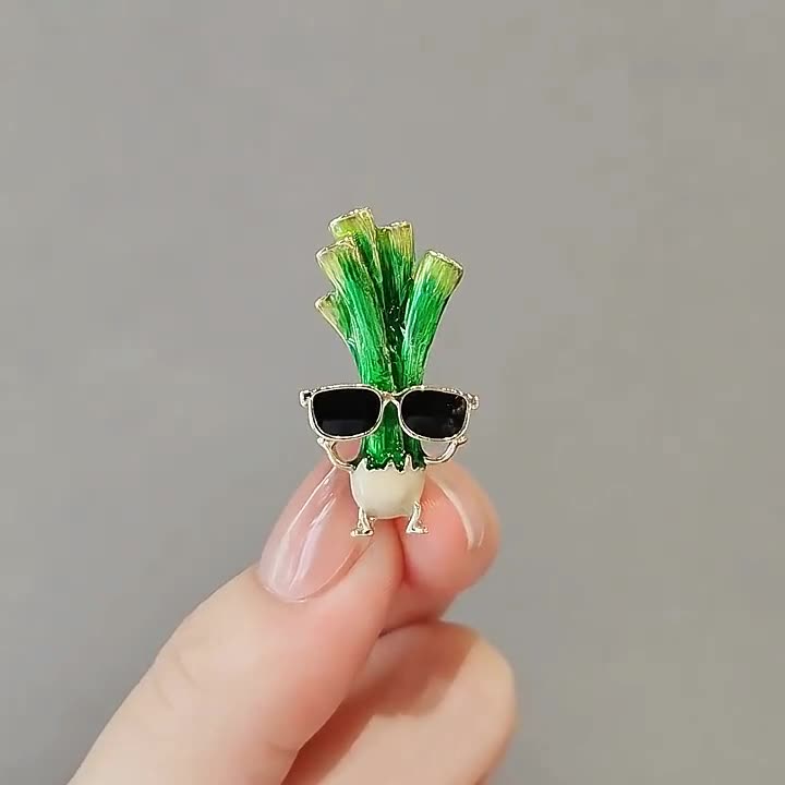 Eyeglasses Scallion Alloy Rhinestone Brooch PA5845