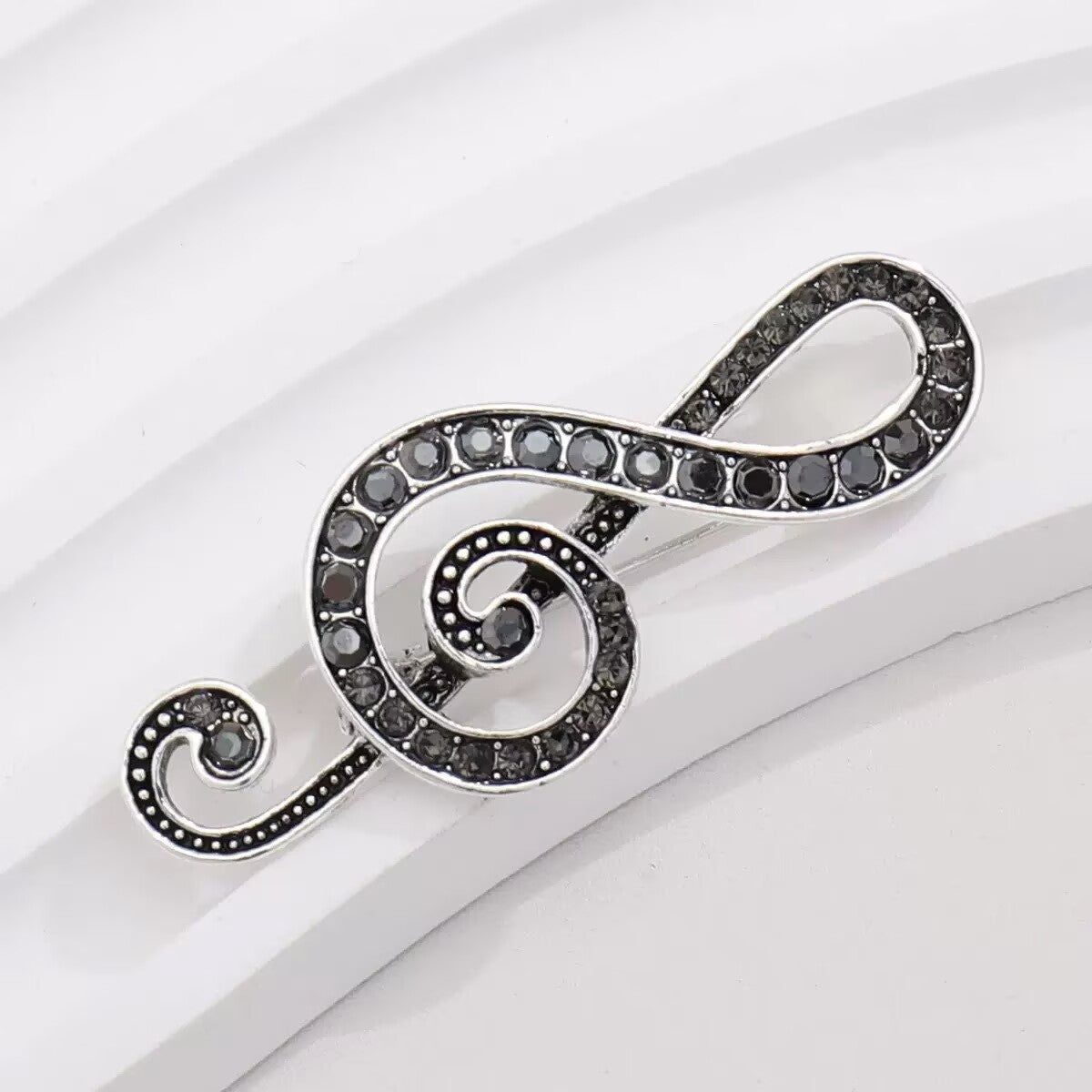 Note Alloy Rhinestone Brooch PA6003