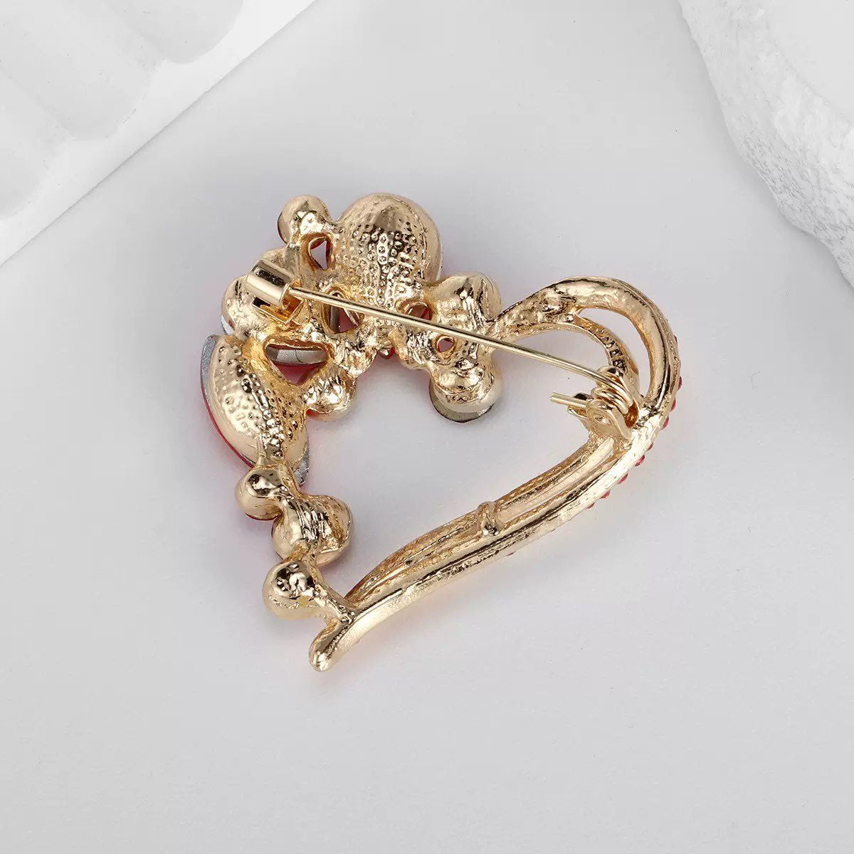 Heart Shape Rhinestone Alloy Brooch PA6020