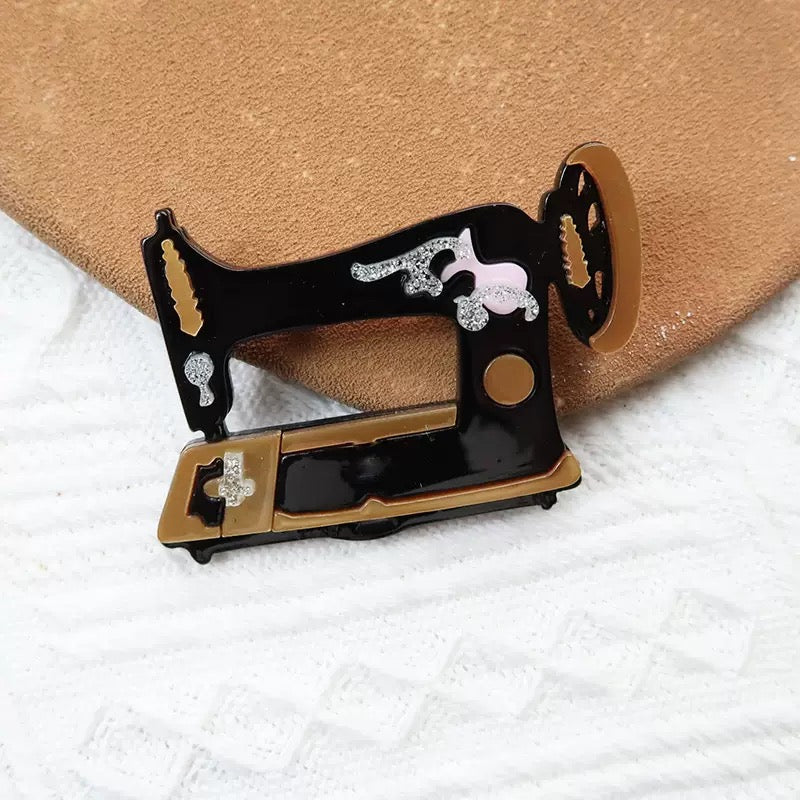 Sewing Machine Acrylic Brooch PA6235