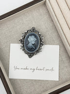 Queen Brooch PA6309