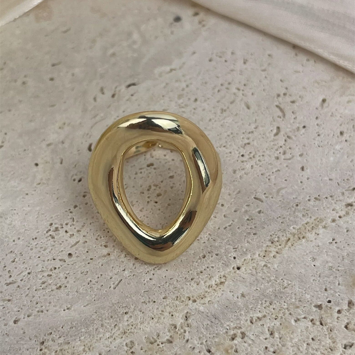 Sample Ring R0000