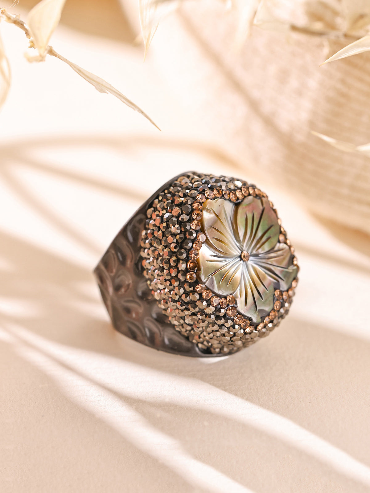 Shell Pavé Cocktail Ring R2851