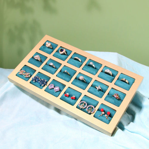 18 Bits Jewelry Flannel Display Tray W1735